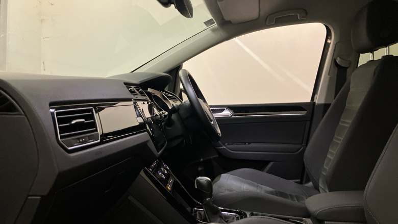 Volkswagen Touran 1.5 TSI EVO SEL 5dr DSG Petrol Estate